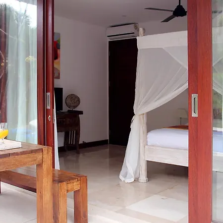 Villa Senang Senggigi Exterior photo